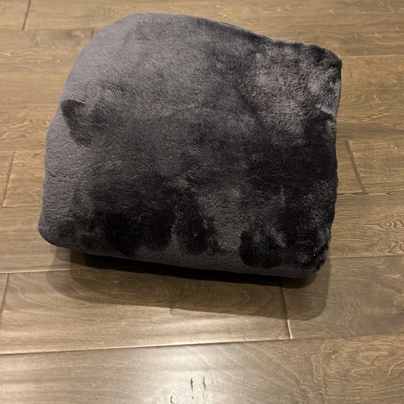 Target Bedding Target Threshold Super Plush Microplush Blanket